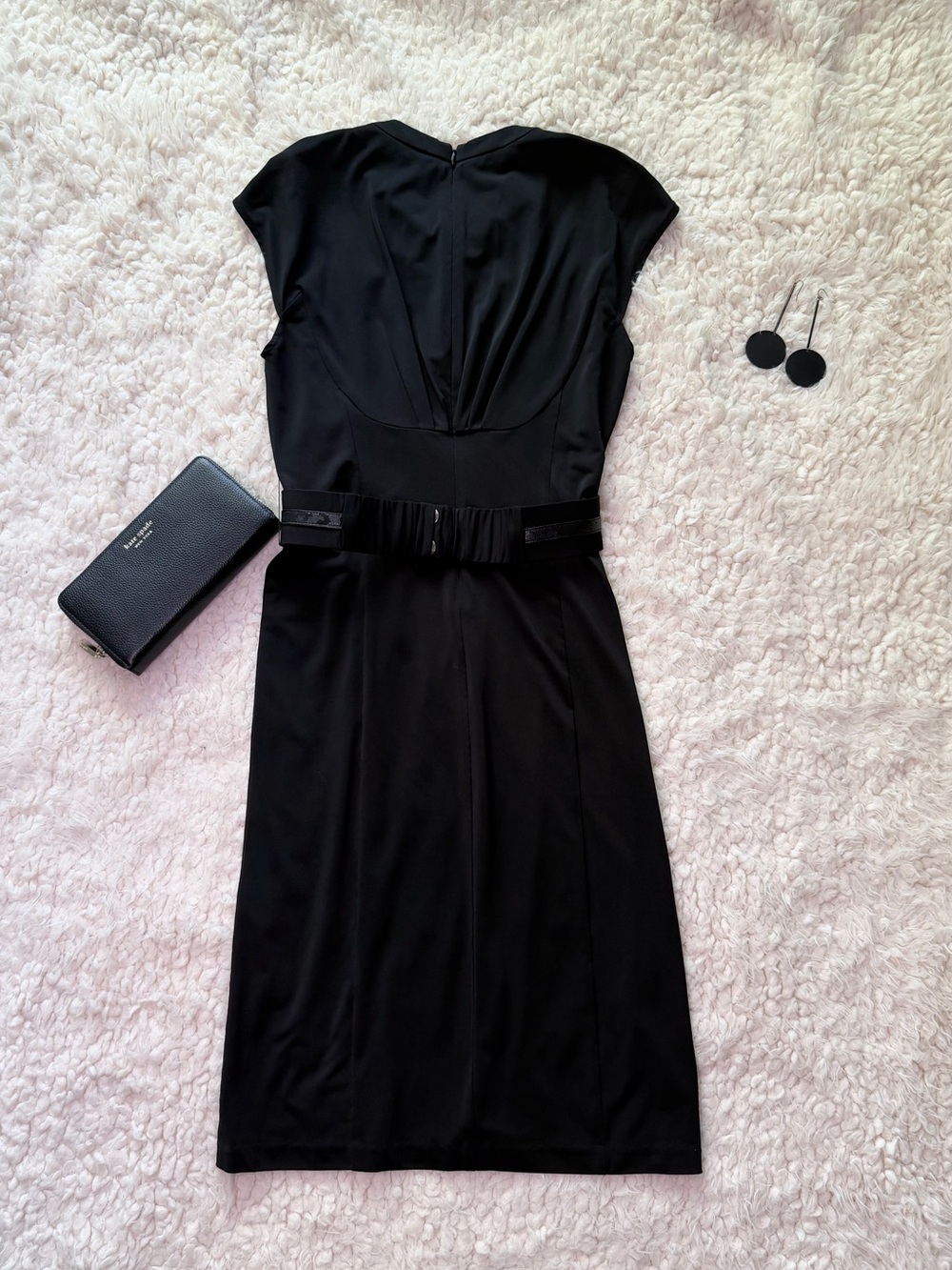 BCBGMAXAZRIA Vintage Black High Pleated Neck Cap Sleeve Dress with Belt Size 4 - Picture 3 of 10